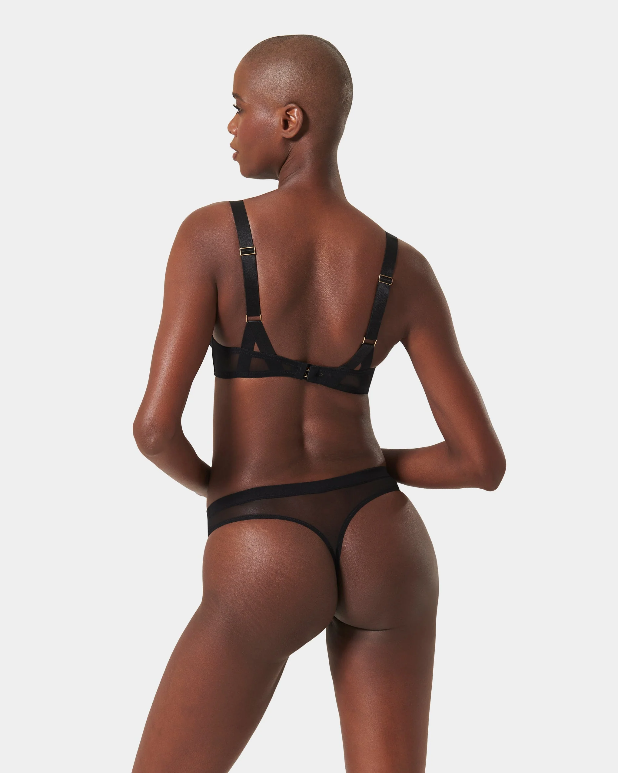 Karolina Thong - Image 8