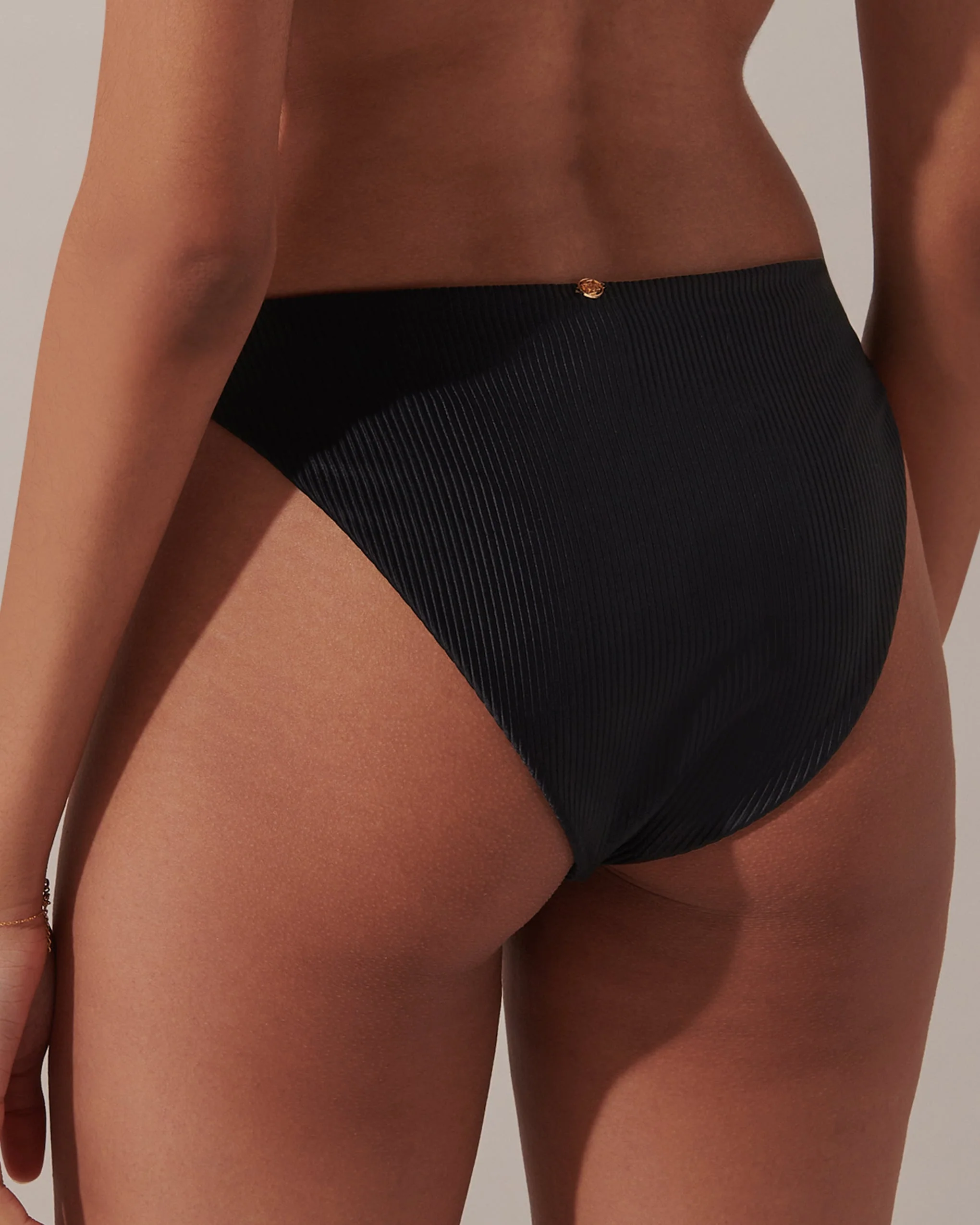 Lucerne High-waist Bikini Brief Black - Image 3