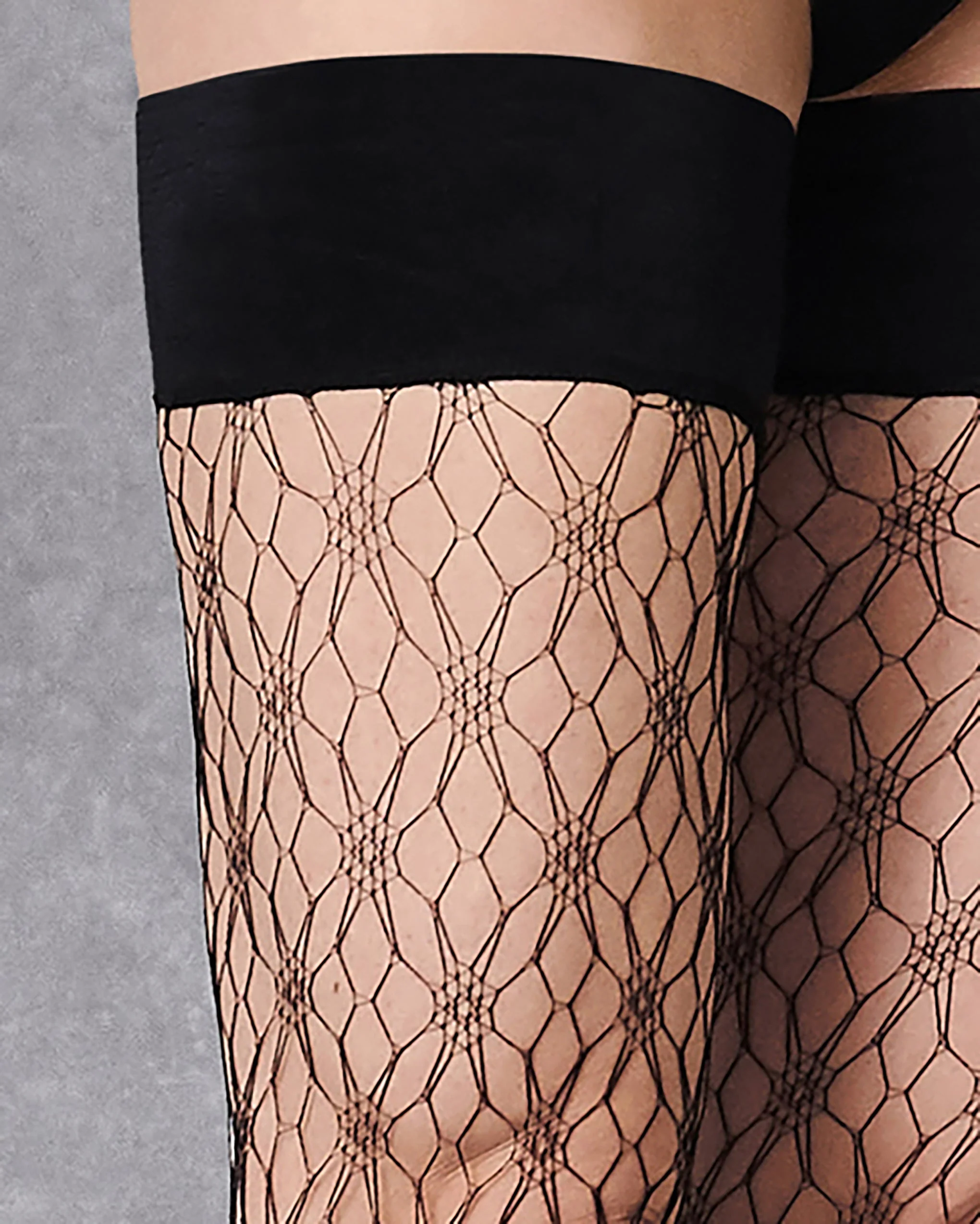 Star Fishnet Leg/Plain Top Hold Ups Black - Image 4